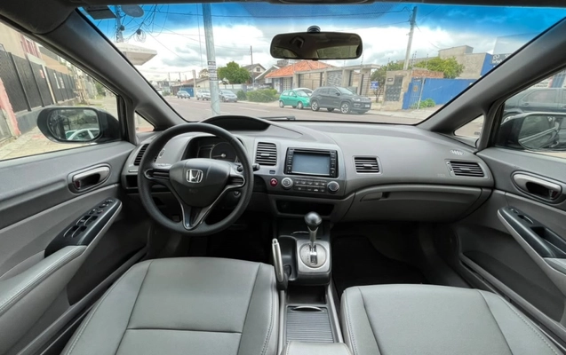 imagem-https://www.socarrao.com.br/sc-vehicle-images-prod/4436126/1792792822582-12_060308.jpg