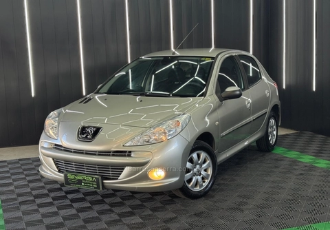 Peugeot 207 XR 1.4 Flex 8V 3p 2012 Prata — foto 1 de 3