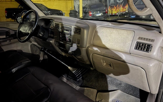 imagem-https://www.socarrao.com.br/sc-vehicle-images-prod/4436285/1792793506512-54c13082-8b0c-4aed-8d5a-10f4d5e134b9.jpg