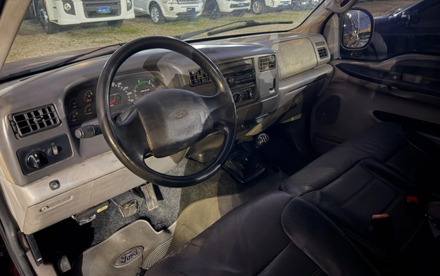 imagem-https://www.socarrao.com.br/sc-vehicle-images-prod/4436285/1792793506515-d4f889eb-a2bc-4d3c-beb6-5bcbc62b9bb9.jpg