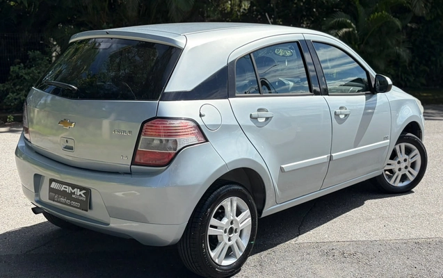 imagem-https://www.socarrao.com.br/sc-vehicle-images-prod/4436566/1792795222100-003_d0bfce6278e623e14572019644800831.jpg