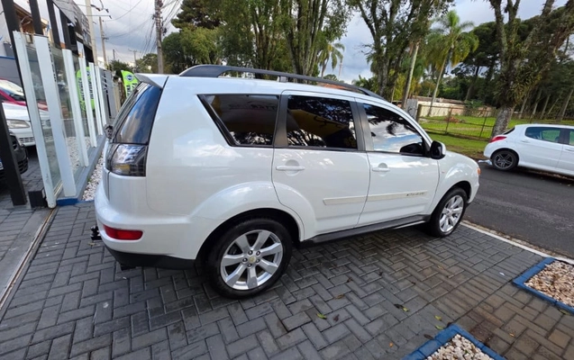 imagem-https://www.socarrao.com.br/sc-vehicle-images-prod/4436700/1792796444467-vehicle_image_1792796348_dd0ed64b71c37432c48dcd1a6c549c92.jpeg