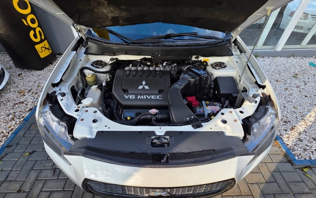 imagem-https://www.socarrao.com.br/sc-vehicle-images-prod/4436700/1792796444475-vehicle_image_1792796359_ec7d3c70190e29b17bc9893ce5fd2922.jpeg