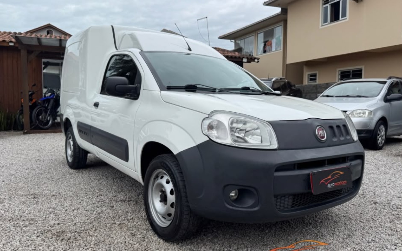 imagem-https://www.socarrao.com.br/sc-vehicle-images-prod/4436887/1792798177634-My5qcGVn.jpeg