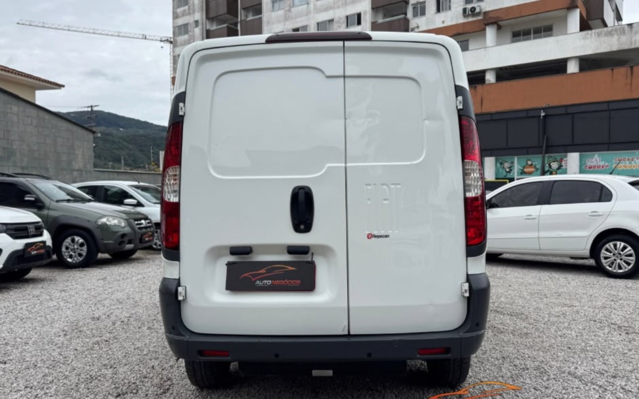 imagem-https://www.socarrao.com.br/sc-vehicle-images-prod/4436887/1792798177758-NS5qcGVn.jpeg