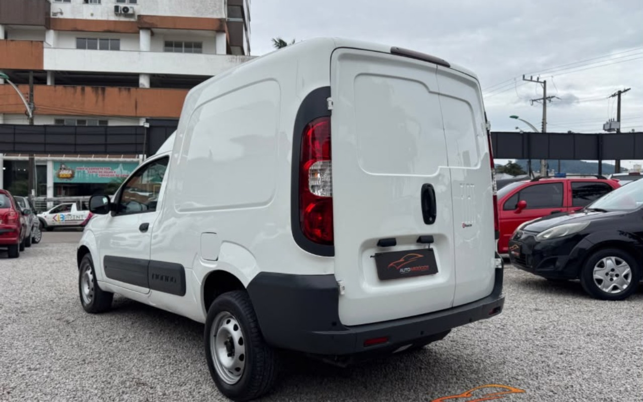 imagem-https://www.socarrao.com.br/sc-vehicle-images-prod/4436887/1792798177832-Ni5qcGVn.jpeg