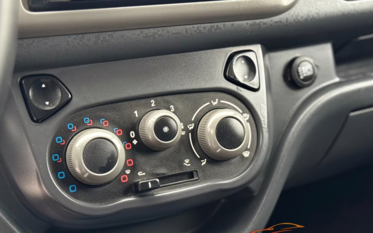 imagem-https://www.socarrao.com.br/sc-vehicle-images-prod/4436887/1792798178022-OS5qcGVn.jpeg