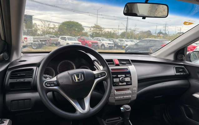 imagem-https://www.socarrao.com.br/sc-vehicle-images-prod/4437527/1792804711296-4914ffd8-b07b-4a8e-8ed3-659a5e95655c.jpg