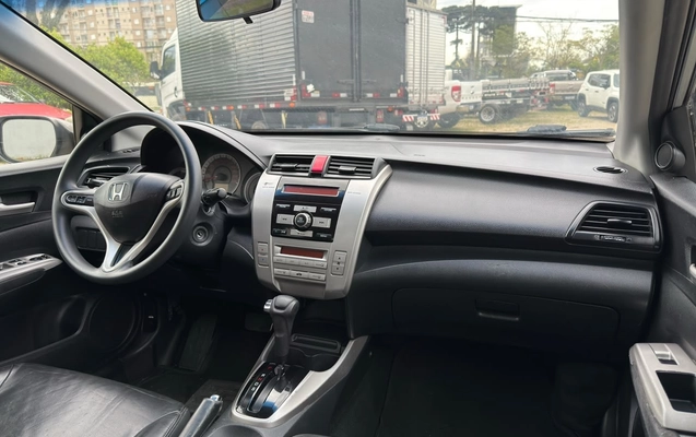 imagem-https://www.socarrao.com.br/sc-vehicle-images-prod/4437527/1792804711298-70418be8-35a3-49db-a660-cf4741fa246b.jpg