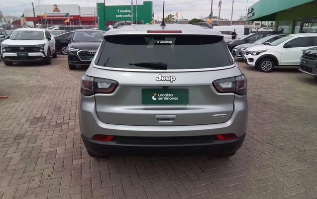 imagem-https://www.socarrao.com.br/sc-vehicle-images-prod/4439880/1792817600943-1_023328.jpg