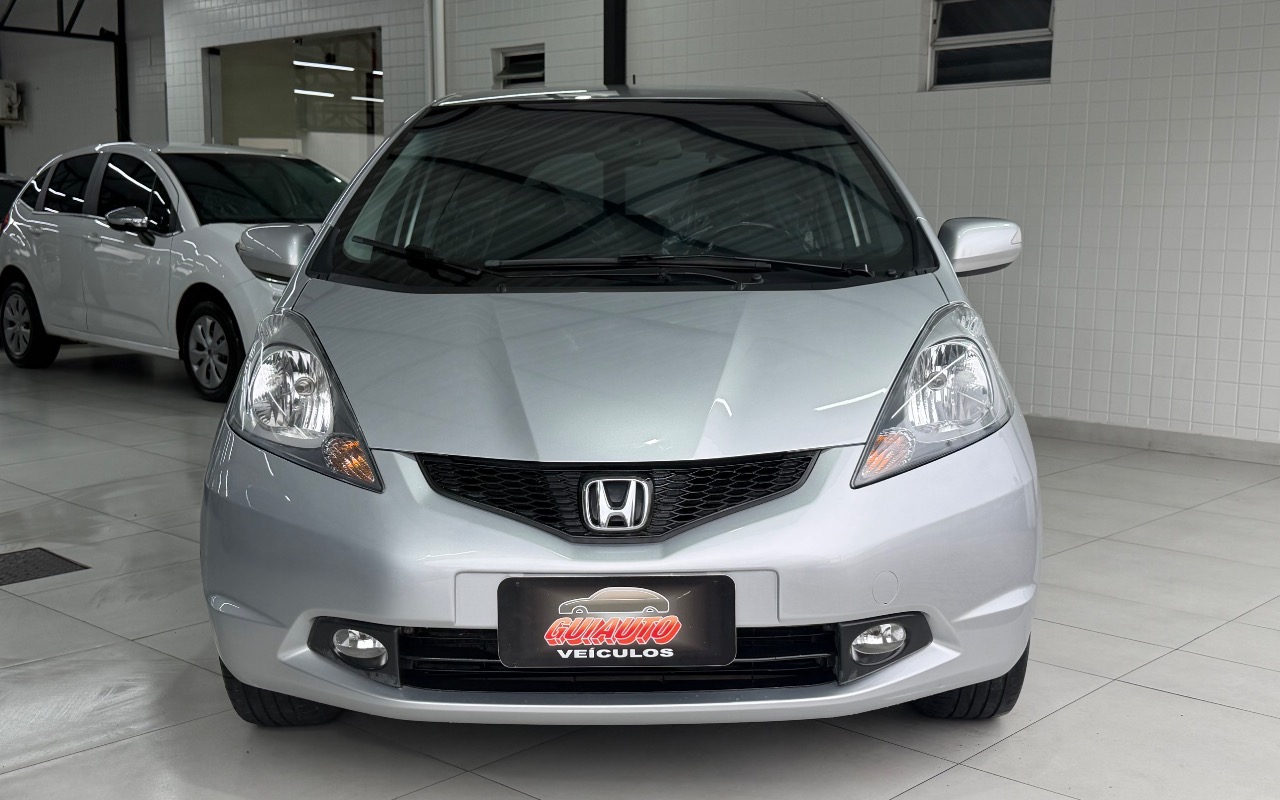 Honda Fit 2010 Prata — foto 1 de 3