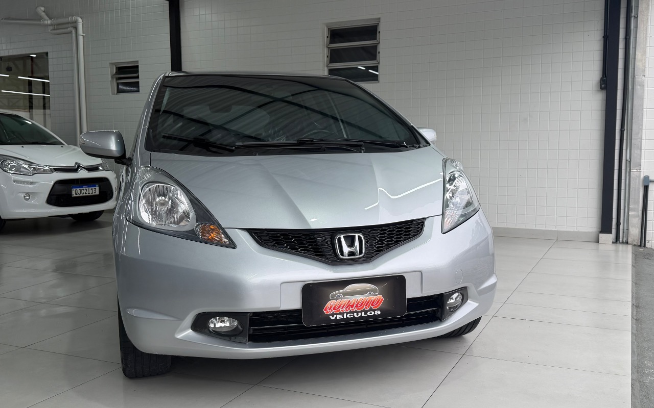 imagem-https://www.socarrao.com.br/sc-vehicle-images-prod/4441076/1792841108129-SU1HXzcyMzMuanBlZw.jpeg