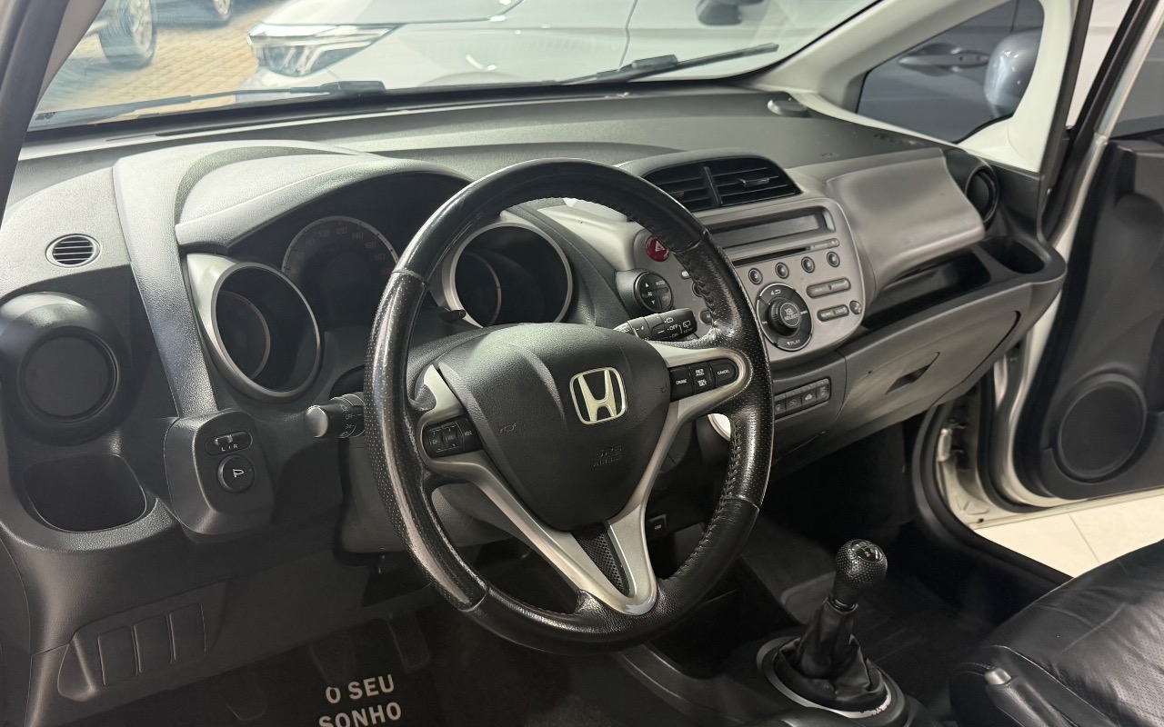 imagem-https://www.socarrao.com.br/sc-vehicle-images-prod/4441076/1792841108266-SU1HXzcyMzUuanBlZw.jpeg