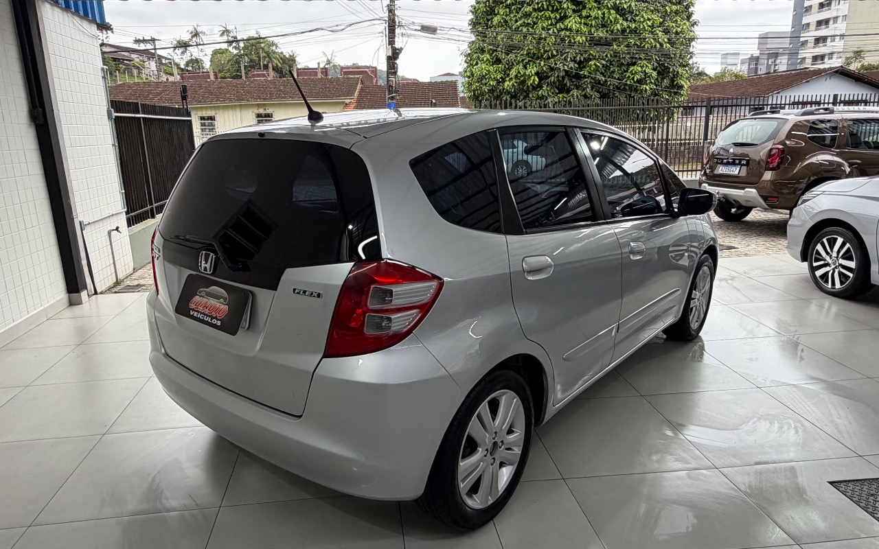 imagem-https://www.socarrao.com.br/sc-vehicle-images-prod/4441076/1792841108480-SU1HXzcyMzkuanBlZw.jpeg