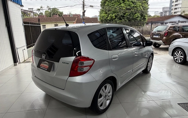 imagem-https://www.socarrao.com.br/sc-vehicle-images-prod/4441076/1792841108480-SU1HXzcyMzkuanBlZw.jpeg