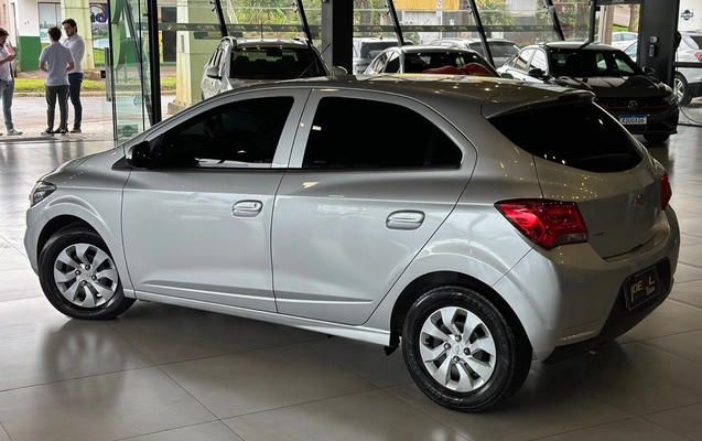 imagem-https://www.socarrao.com.br/sc-vehicle-images-prod/4441167/1792845503758-0097b893801d4dc1bbd5860628421f35_1792845409968.jpg