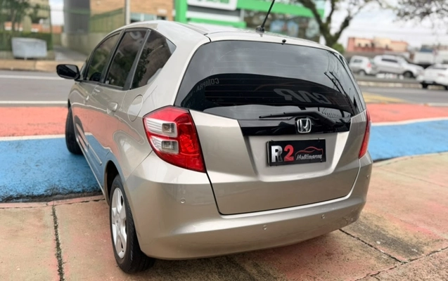 imagem-https://www.socarrao.com.br/sc-vehicle-images-prod/4441192/1792846873740-t09Scy29Z1mNbPavVbeMFVKCDSLgJ69Z.jpg