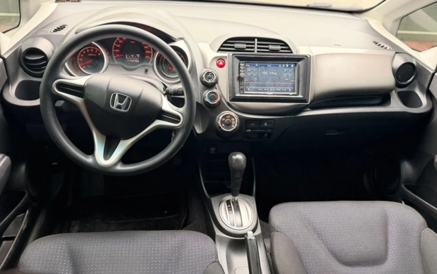 imagem-https://www.socarrao.com.br/sc-vehicle-images-prod/4441192/1792846873757-2p7PtmM0ocZjj1d7PlCzdCtxB1iyoo7u.jpg