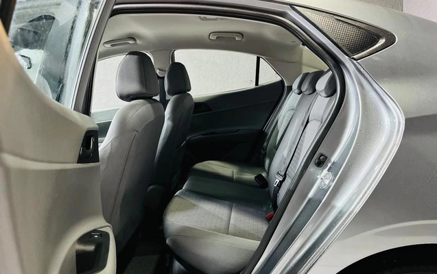 imagem-https://www.socarrao.com.br/sc-vehicle-images-prod/4441251/1792881428164-8600037_17_B_945e514ed6.jpeg