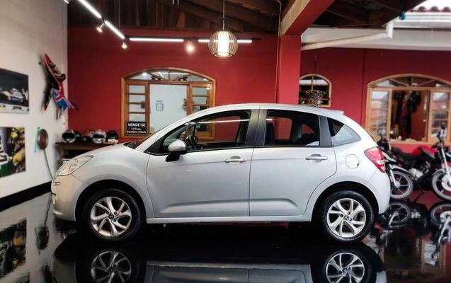 imagem-https://www.socarrao.com.br/sc-vehicle-images-prod/4441268/1792849322963-8602867_0_B_869f00a9bf.jpeg
