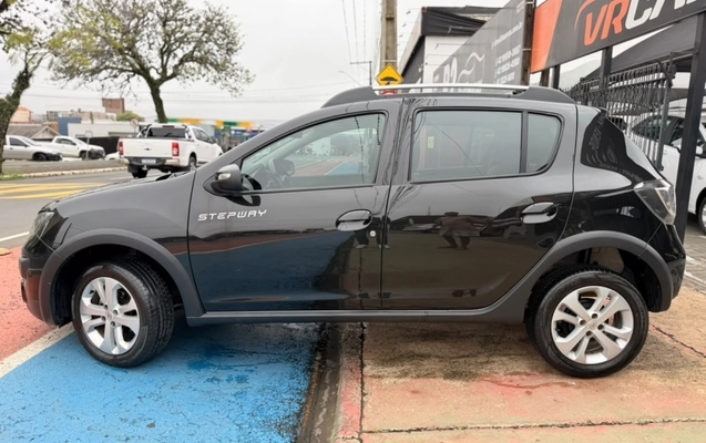 imagem-https://www.socarrao.com.br/sc-vehicle-images-prod/4441292/1792849911400-2YhxjOqKsutmy34FFEI902NbvAAFL9eN.jpg