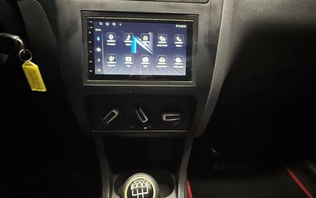 imagem-https://www.socarrao.com.br/sc-vehicle-images-prod/4441311/1792850737010-CjroEx3AeU4yRIIhy1CZr9diy4KHFgm5.jpg