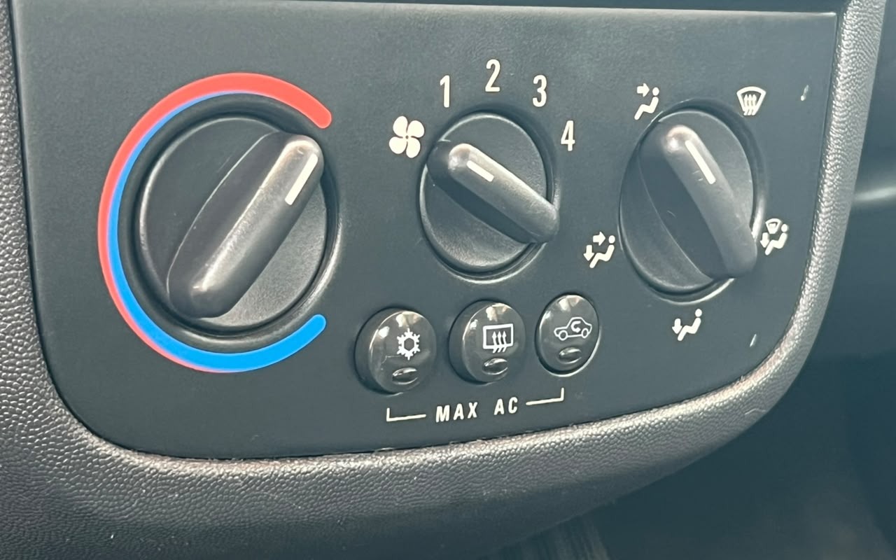 imagem-https://www.socarrao.com.br/sc-vehicle-images-prod/4441323/1792850926550-V2hhdHNBcHAgSW1hZ2UgMjAyNi0xMC0yNCBhdCAxMC41MS40Ni5qcGVn.jpeg