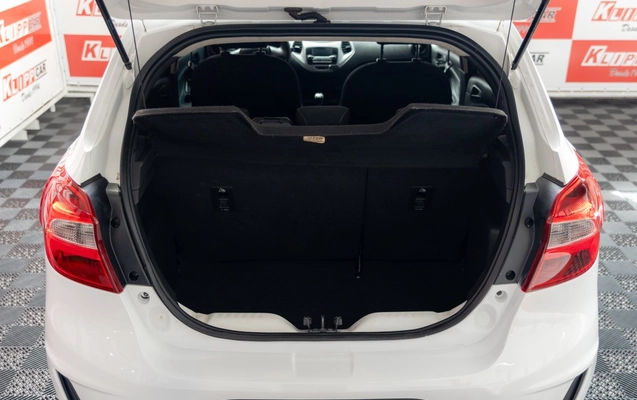 imagem-https://www.socarrao.com.br/sc-vehicle-images-prod/4441328/1792851166308-zs2akBKLVCQSzPZQwvC3KZkkVTYAtdrZ.jpg