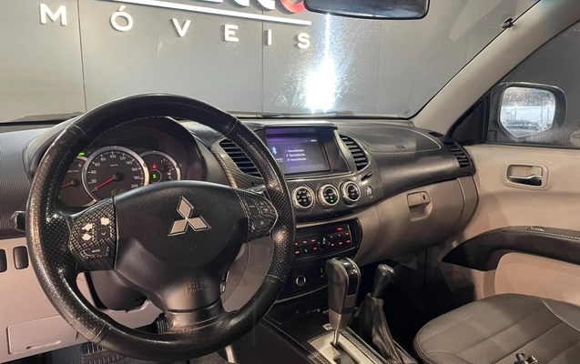 imagem-https://www.socarrao.com.br/sc-vehicle-images-prod/4441346/1792851765581-003_f80dcbc2fbc1af8dcf02dc57d20d51b6.jpg