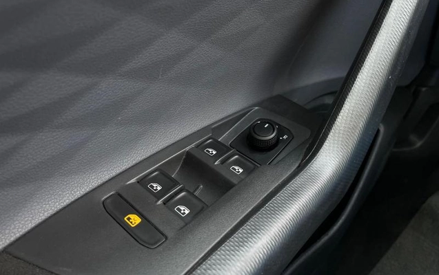 imagem-https://www.socarrao.com.br/sc-vehicle-images-prod/4441360/1792852301799-8597536_10_B_83cdecb50f.jpeg