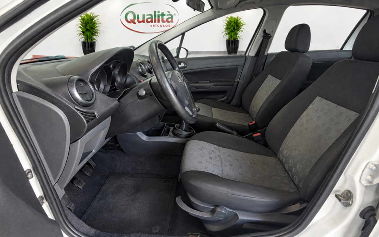imagem-https://www.socarrao.com.br/sc-vehicle-images-prod/4441371/1792852722287-MTIucG5n.png