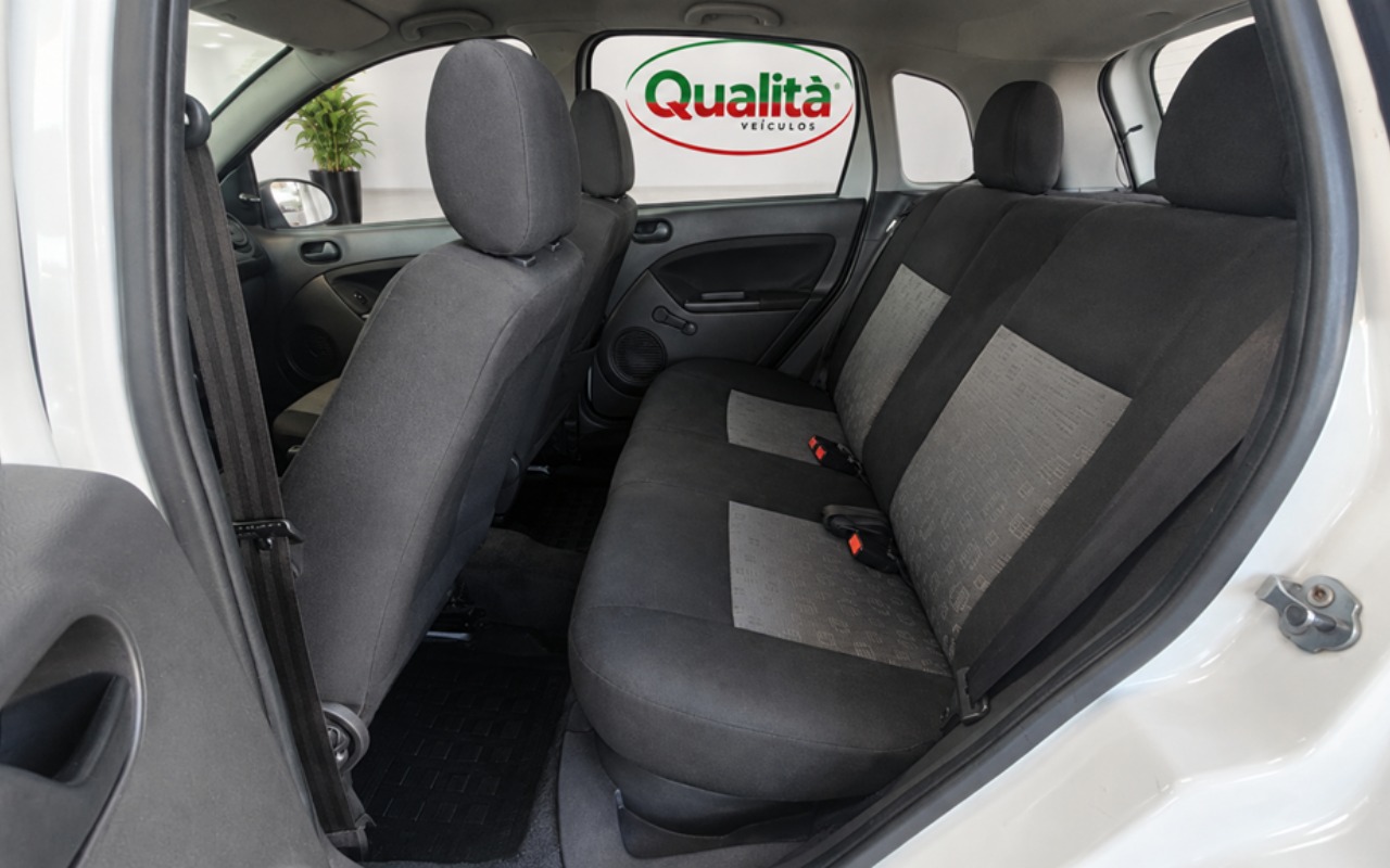 imagem-https://www.socarrao.com.br/sc-vehicle-images-prod/4441371/1792852722341-MTMucG5n.png
