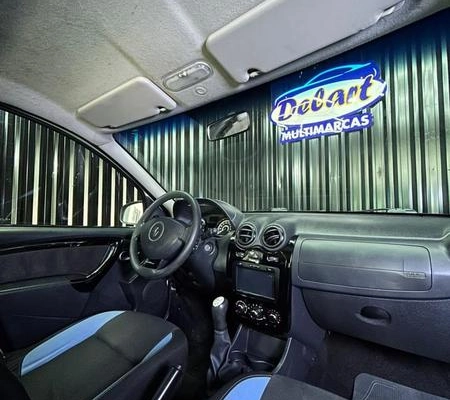 imagem-https://www.socarrao.com.br/sc-vehicle-images-prod/4441379/1792852996233-8603128_15_B_64af76895f.jpeg