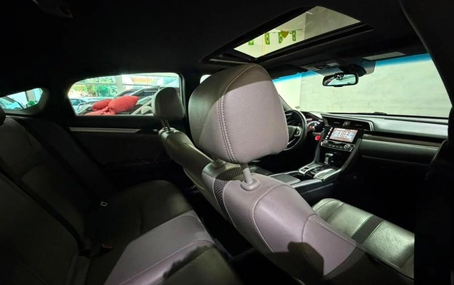 imagem-https://www.socarrao.com.br/sc-vehicle-images-prod/4441382/1792853028041-8172815_9_B_143e8c86d3.jpeg