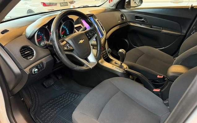 imagem-https://www.socarrao.com.br/sc-vehicle-images-prod/4441385/1792853120483-8579643_16_B_5bba86f225.jpeg
