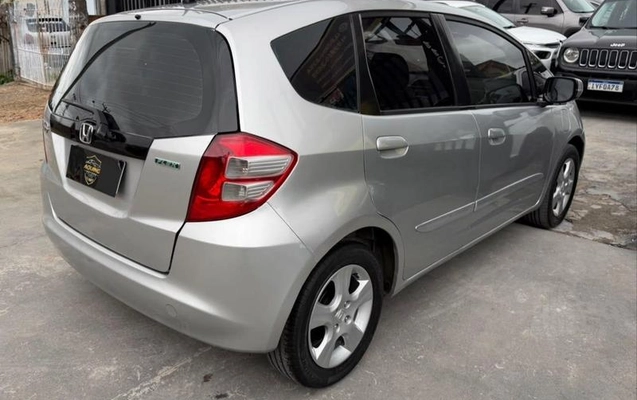 imagem-https://www.socarrao.com.br/sc-vehicle-images-prod/4441398/1792853490358-8603449_0_B_3bce13f914.jpeg