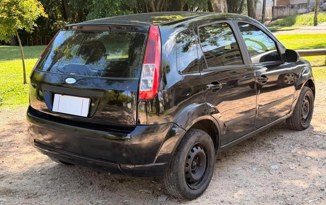 imagem-https://www.socarrao.com.br/sc-vehicle-images-prod/4441407/1792853596647-8553751_8_B_44877322a2.jpeg