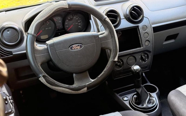 imagem-https://www.socarrao.com.br/sc-vehicle-images-prod/4441407/1792853596652-8553751_5_B_60b5636237.jpeg
