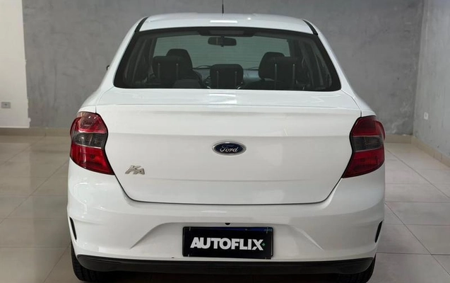 imagem-https://www.socarrao.com.br/sc-vehicle-images-prod/4441408/1792854623099-8223436_12_B_89fcc2fef6.jpeg