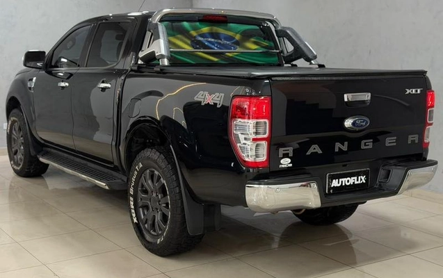 imagem-https://www.socarrao.com.br/sc-vehicle-images-prod/4441432/1792854438067-8555788_13_B_30aa5241d6.jpeg