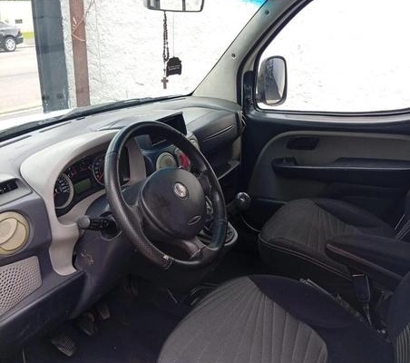 imagem-https://www.socarrao.com.br/sc-vehicle-images-prod/4441473/1792855792992-8260640_5_B_4b02046eb2.jpeg