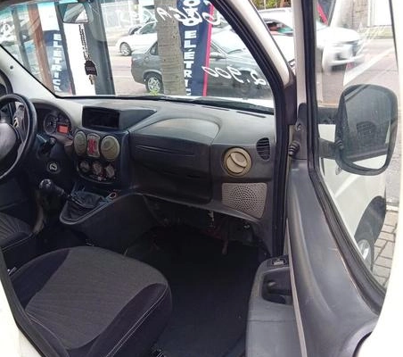imagem-https://www.socarrao.com.br/sc-vehicle-images-prod/4441473/1792855792995-8260640_7_B_6d9bf1786f.jpeg