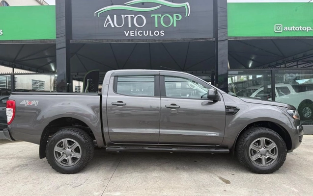 imagem-https://www.socarrao.com.br/sc-vehicle-images-prod/4441481/1792856430694-gb-353cff2.jpg