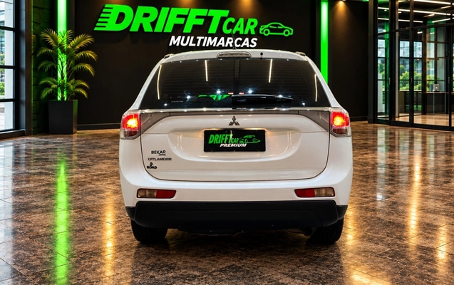 imagem-https://www.socarrao.com.br/sc-vehicle-images-prod/4441523/1792857764555-1_114209.jpg