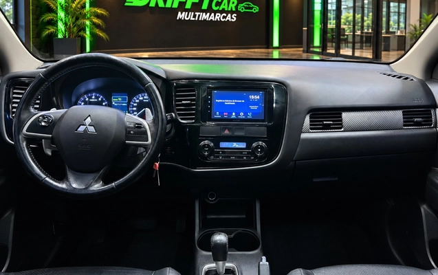 imagem-https://www.socarrao.com.br/sc-vehicle-images-prod/4441523/1792857764555-9_114209.jpg