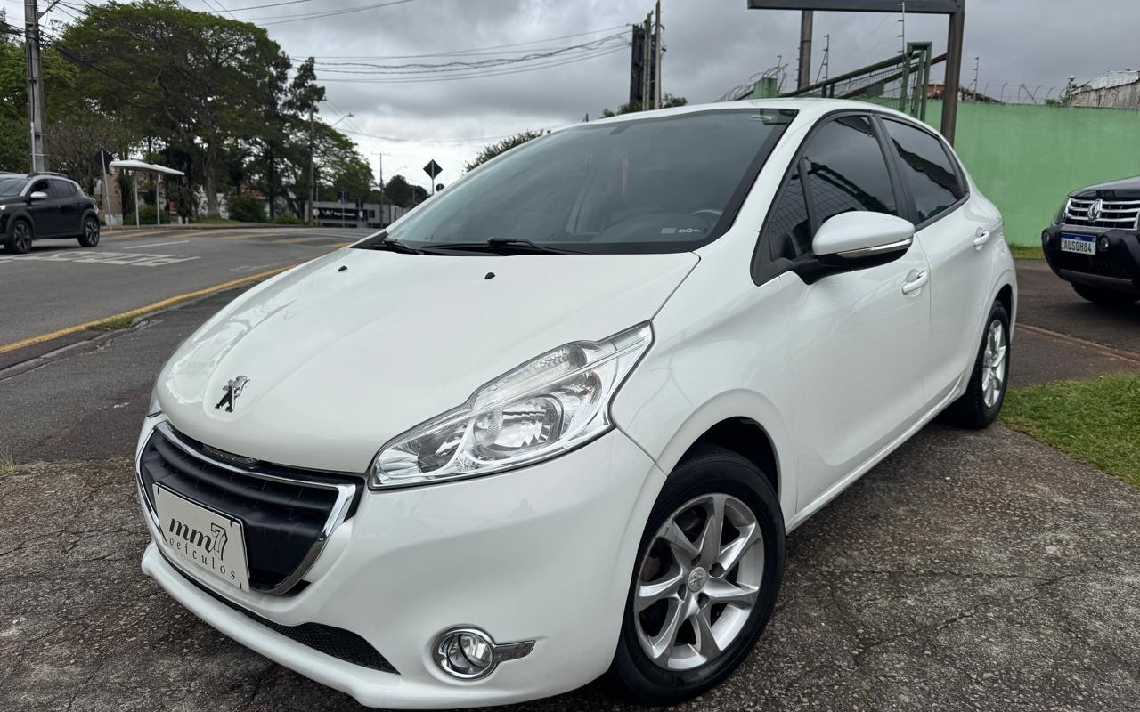 Peugeot 208 2015 Branco — foto 1 de 3