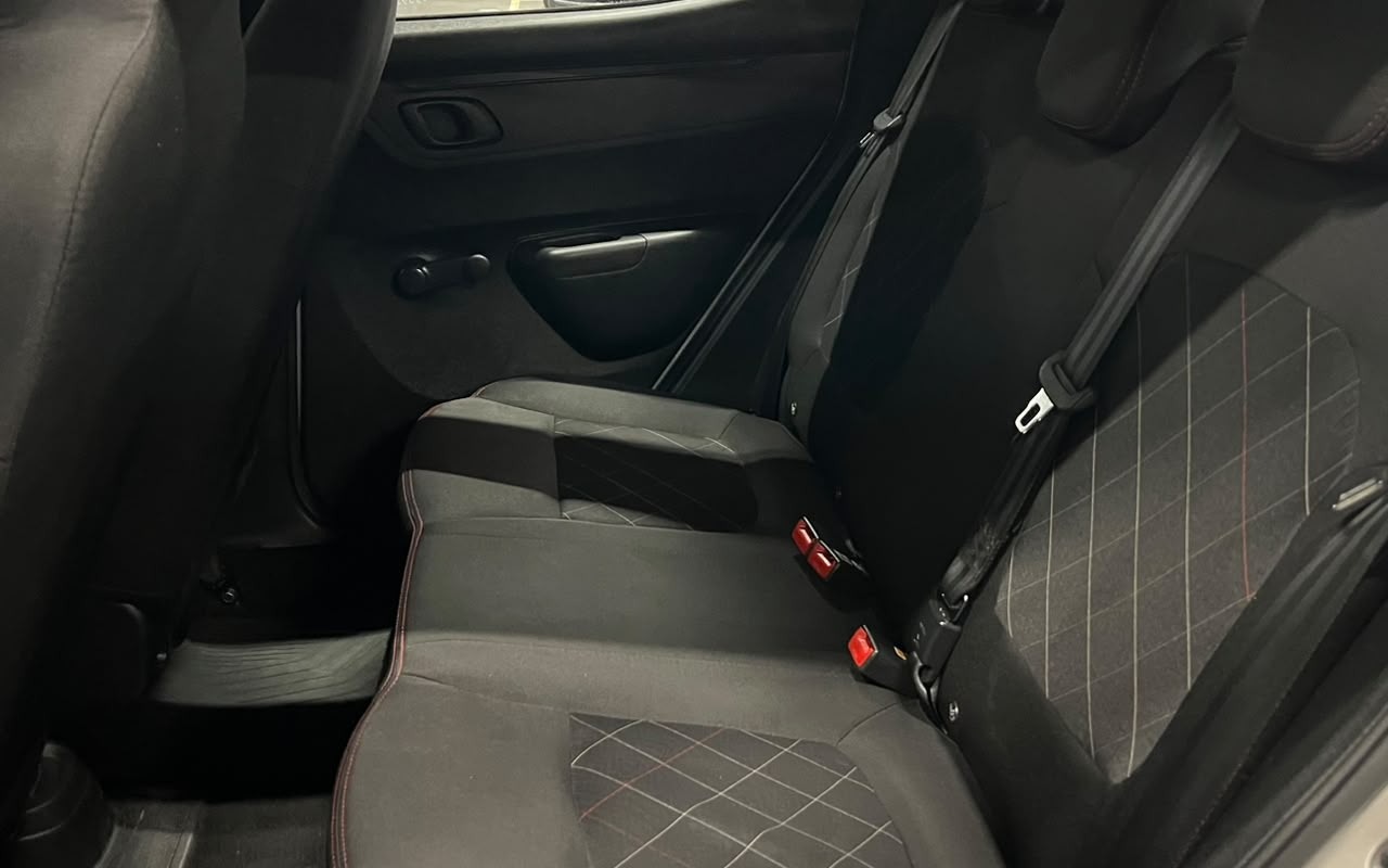 imagem-https://www.socarrao.com.br/sc-vehicle-images-prod/4441574/1792859161684-V2hhdHNBcHAgSW1hZ2UgMjAyNi0xMC0wNSBhdCAxMi4yNy4zNiAoMikuanBlZw.jpeg