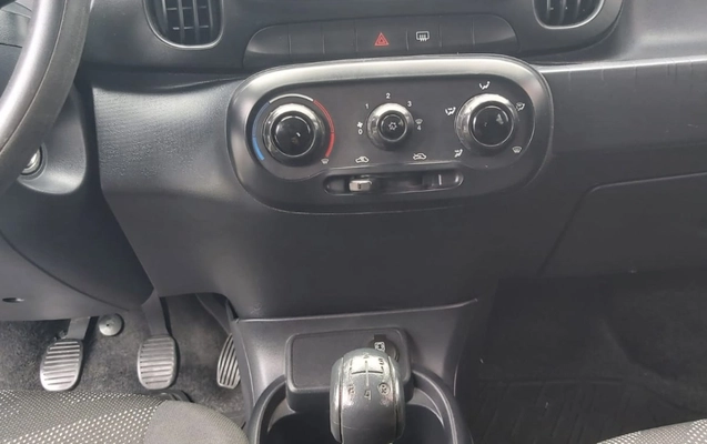 imagem-https://www.socarrao.com.br/sc-vehicle-images-prod/4441590/1792859594387-V2hhdHNBcHAgSW1hZ2UgMjAyNi0xMC0yMSBhdCAyMi4yNS4xNyAoMTcpLmpwZWc.jpeg