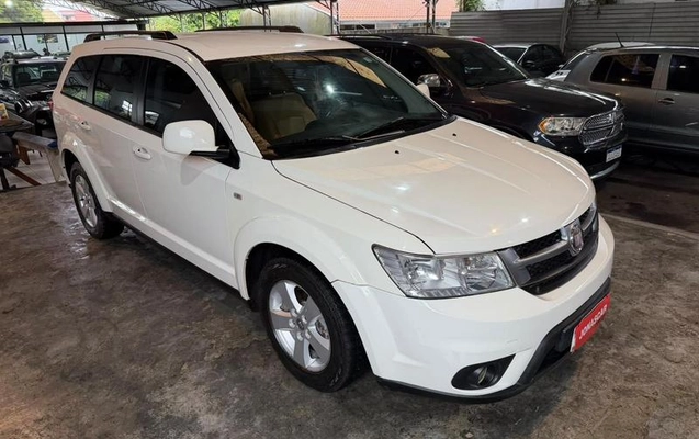 imagem-https://www.socarrao.com.br/sc-vehicle-images-prod/4441618/1792860892516-8604203_10_B_9a31aef4e0.jpeg