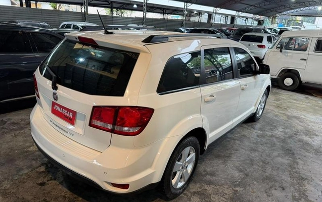 imagem-https://www.socarrao.com.br/sc-vehicle-images-prod/4441618/1792860892526-8604203_10_B_c777d71cda.jpeg